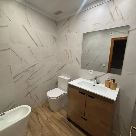 בית נופש Cozy Duplex Les Rotes דניה
