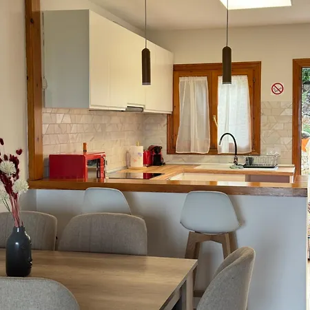 בית נופש Cozy Duplex Les Rotes דניה