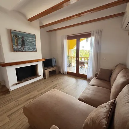 Cozy Duplex Les Rotes בית נופש *